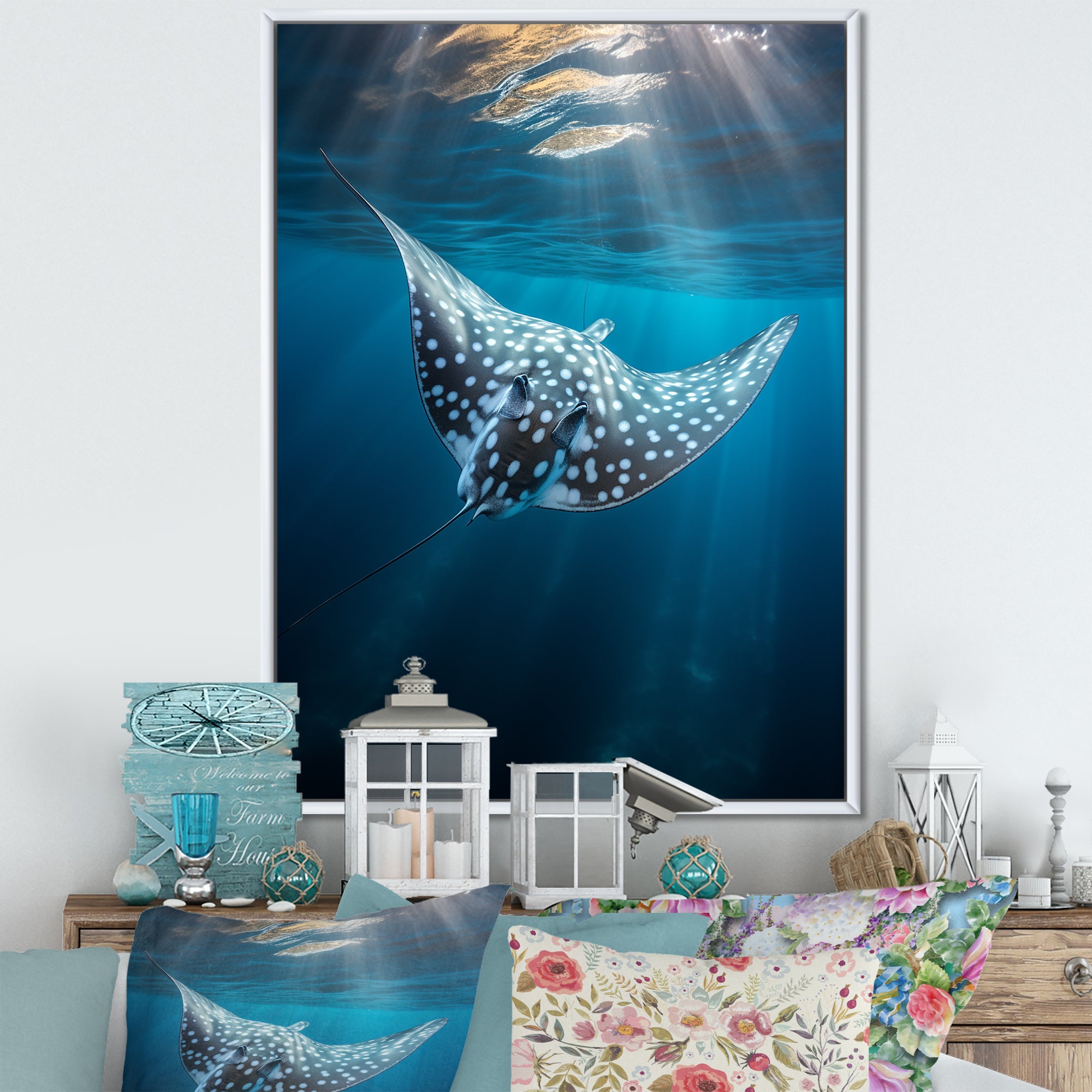 Ray Graceful Glide Ocean - Ray Canvas Wall Art