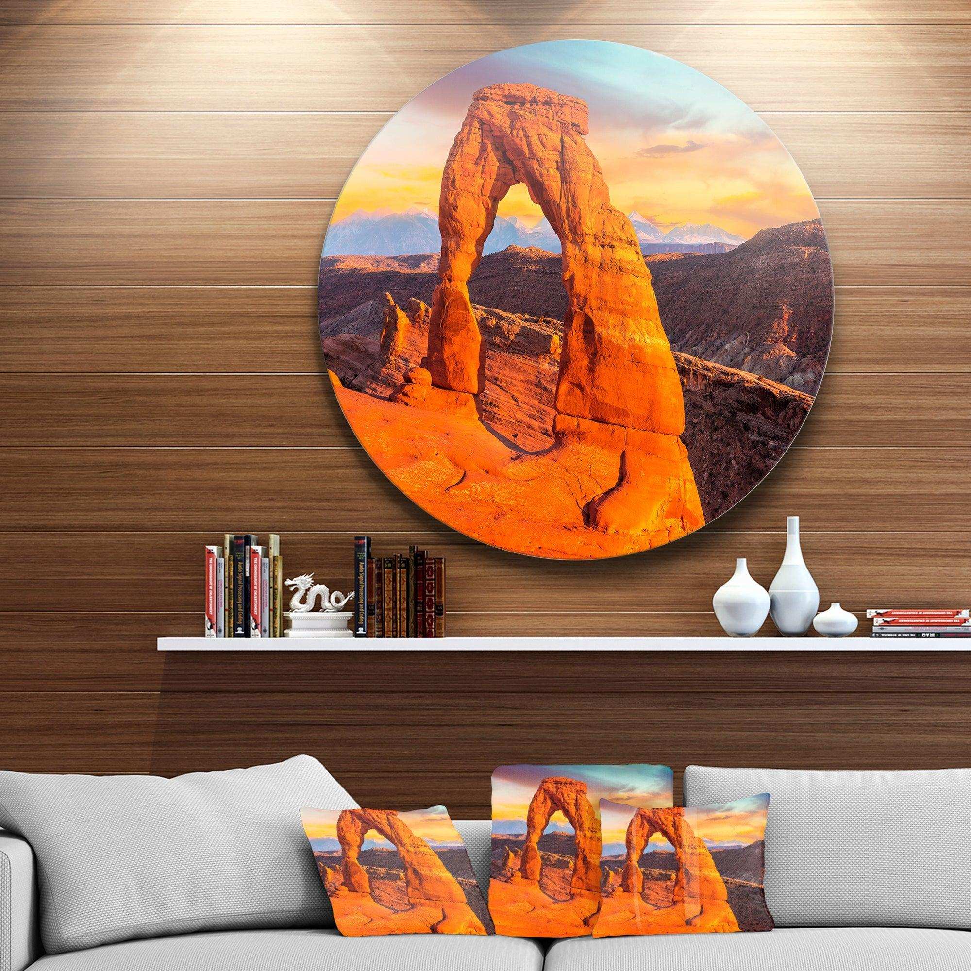 Delicate Arch in Arches Park - Landscape Round Metal Wall Art