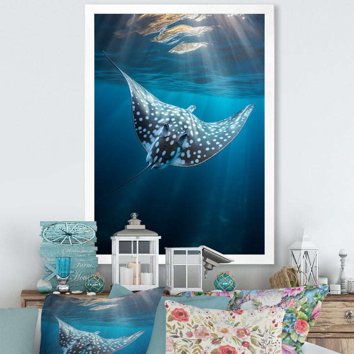 Ray Graceful Glide Ocean - Ray Canvas Wall Art