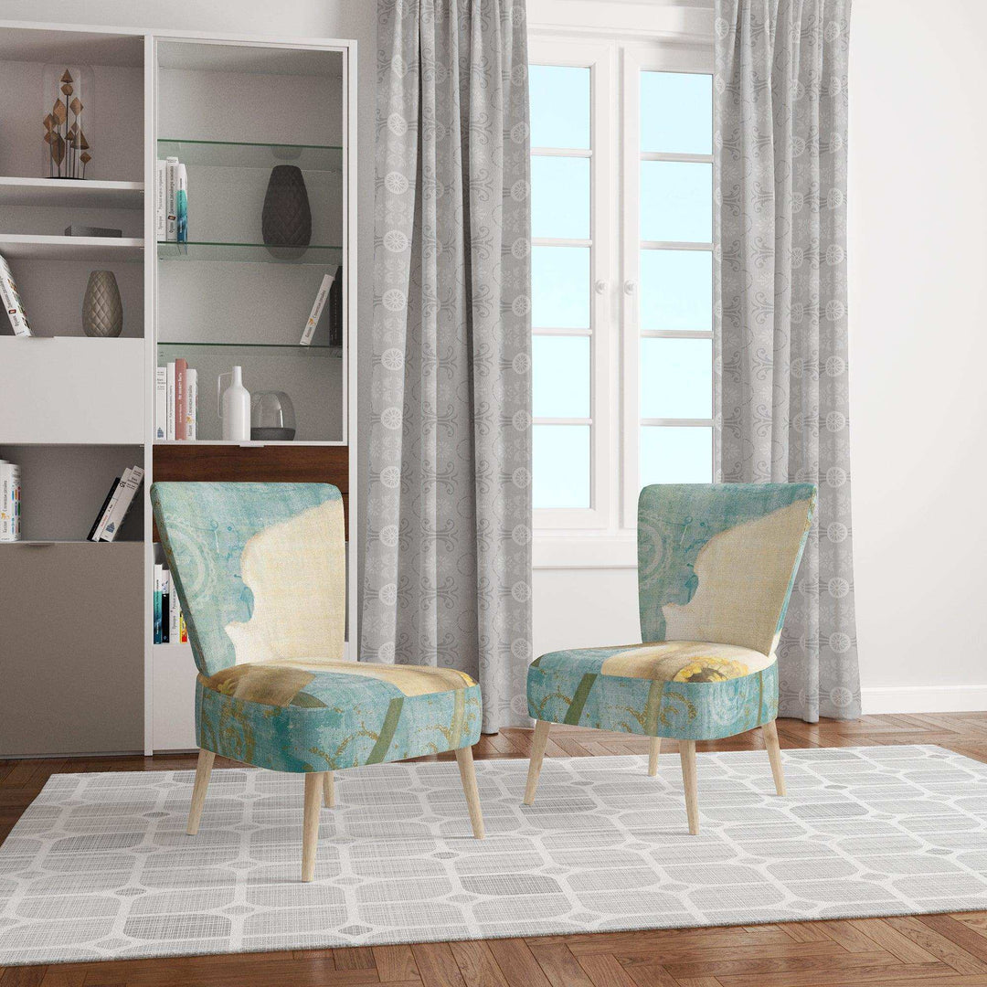 bouquet Poppies on Paisley II Cottage Accent Chair