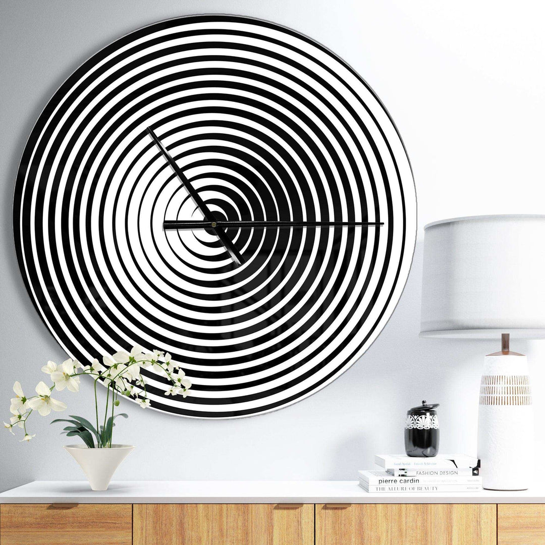 Black and White Optical Illusion - Abstract Metal Wall Clock
