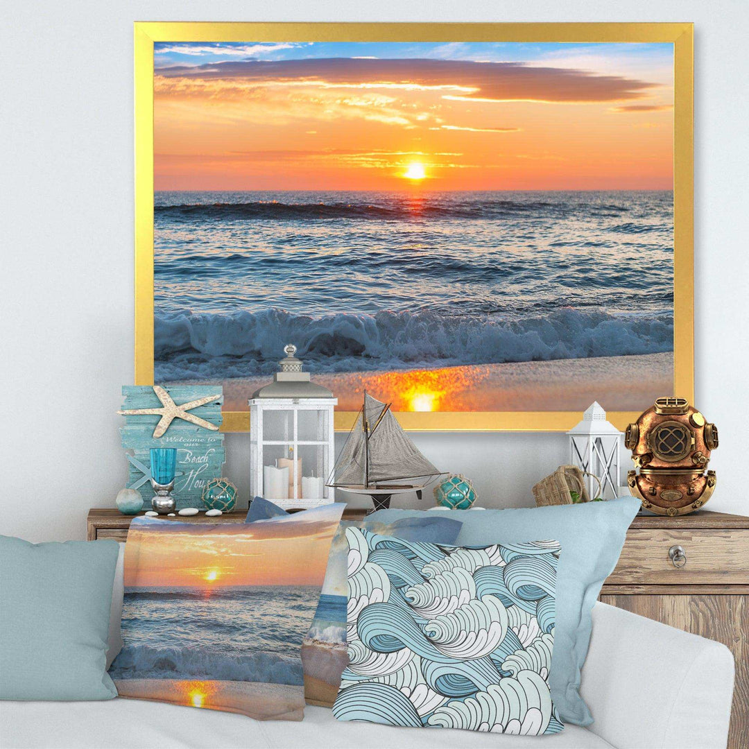 Beautiful Sunrise over the Horizon.