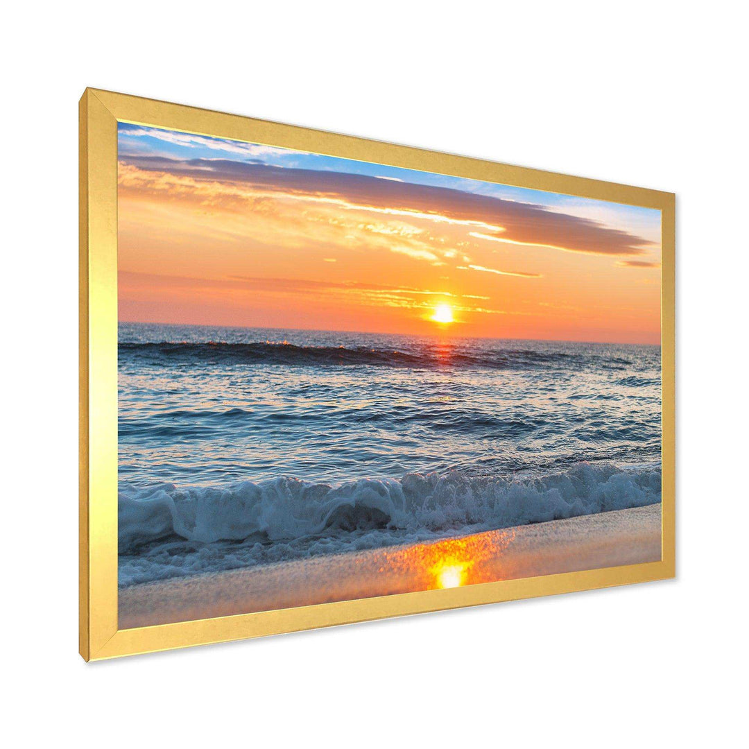 Beautiful Sunrise over the Horizon.
