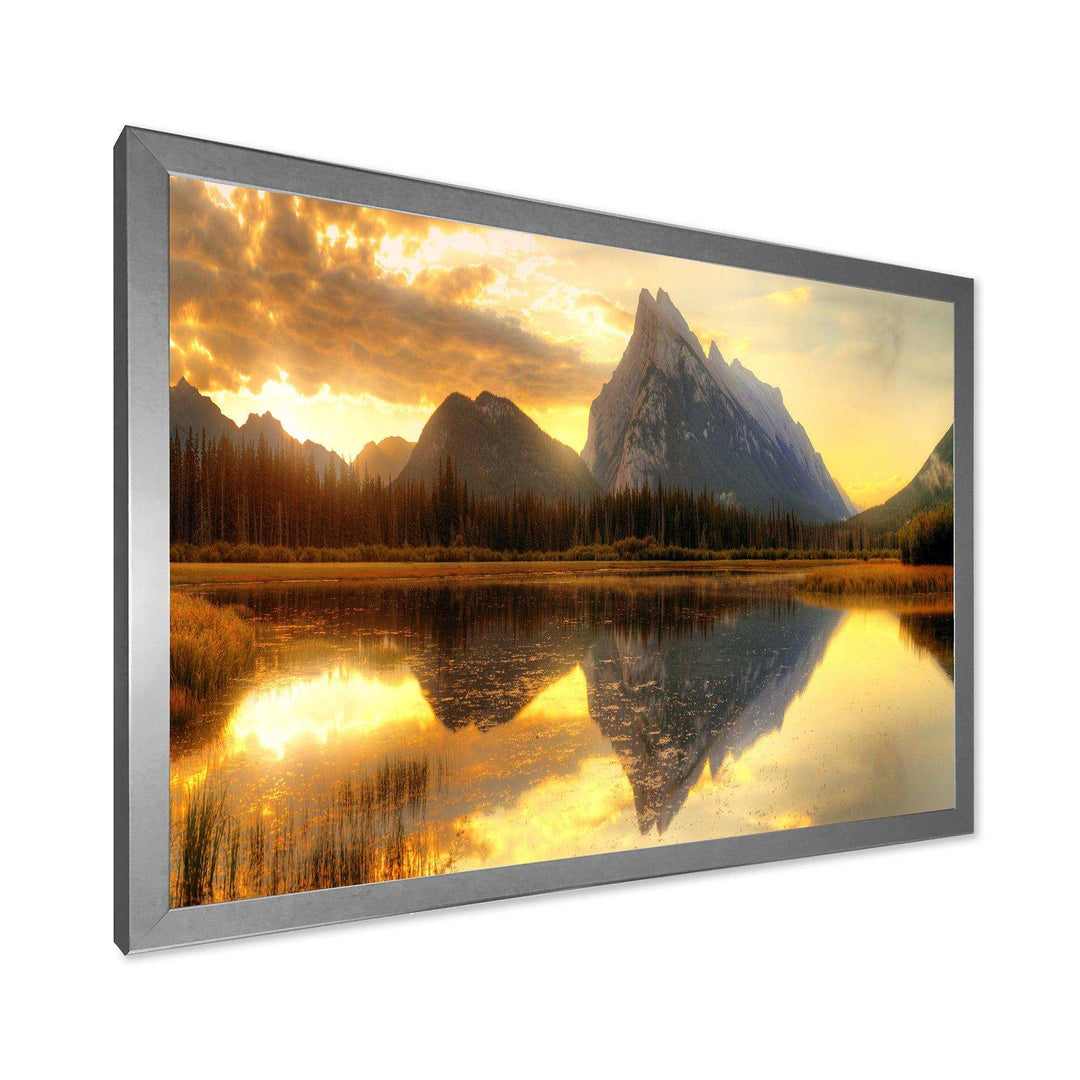 Vermillion Lake Sunrise in Banff Park