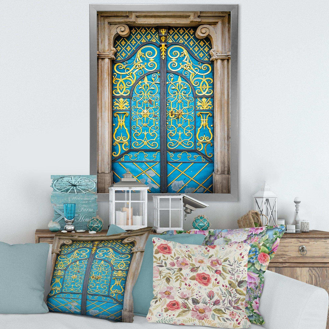 Old-European Door Vintage - Traditional Living Room Wall Decor