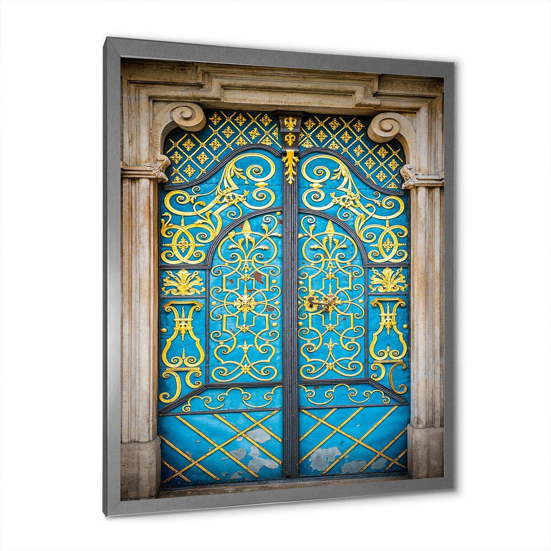 Old-European Door Vintage - Traditional Living Room Wall Decor