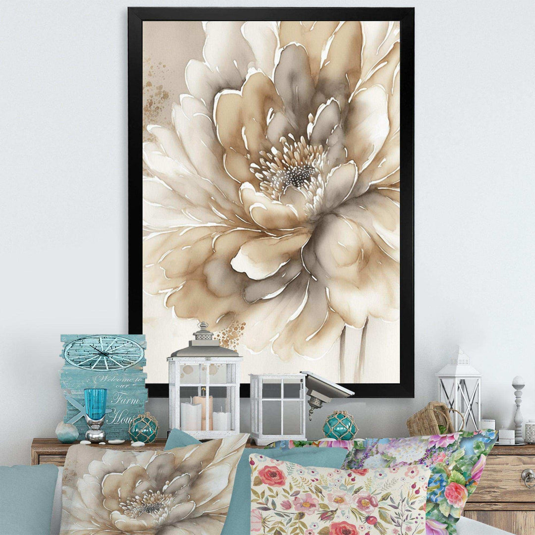 Single Beige Flower IV