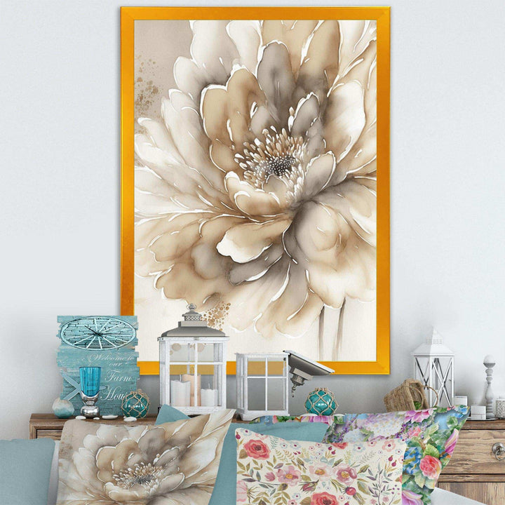 Single Beige Flower IV