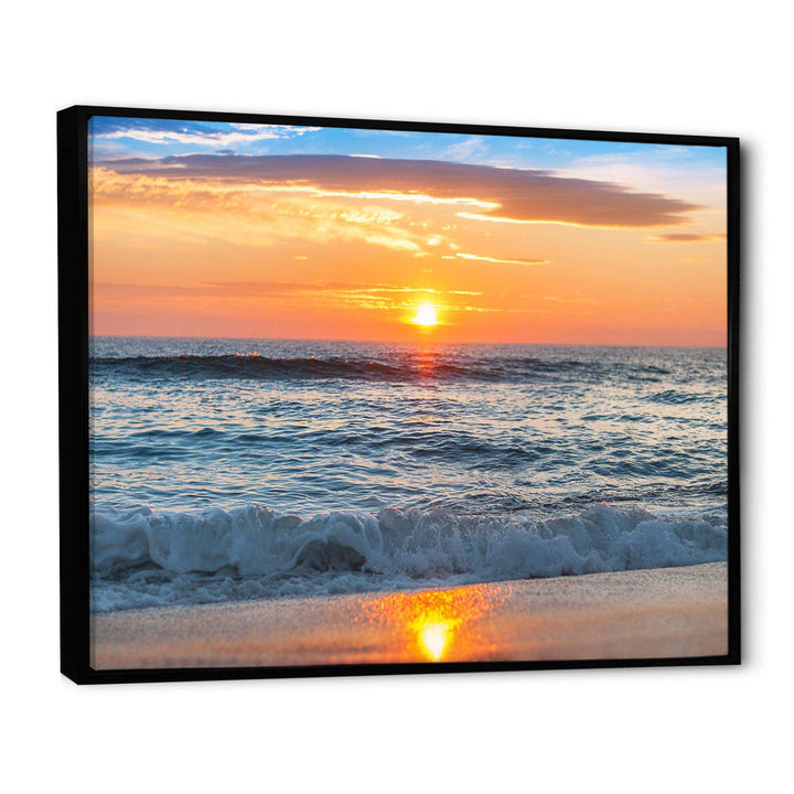 Beautiful Sunrise over the Horizon.