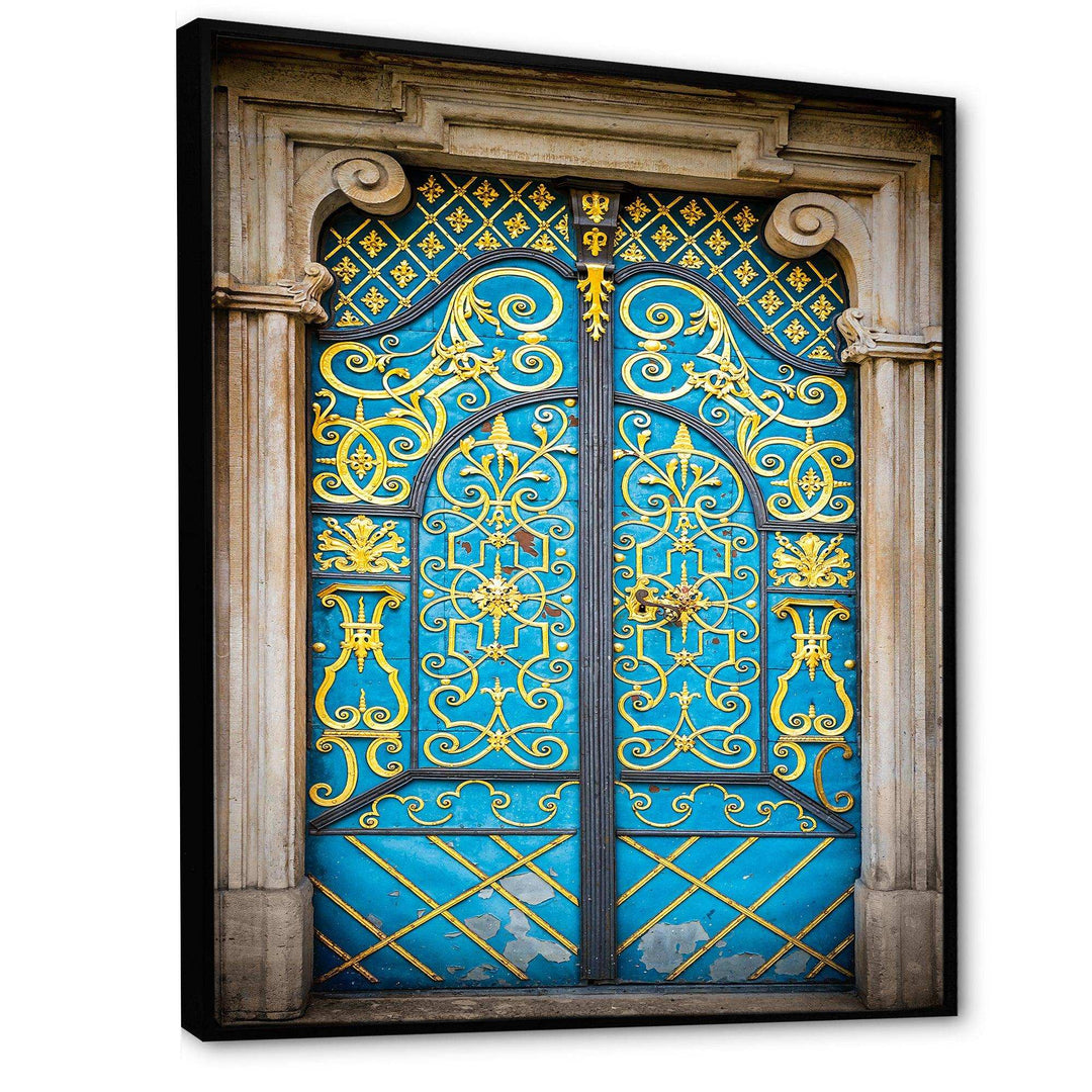 Old-European Door Vintage - Traditional Living Room Wall Decor