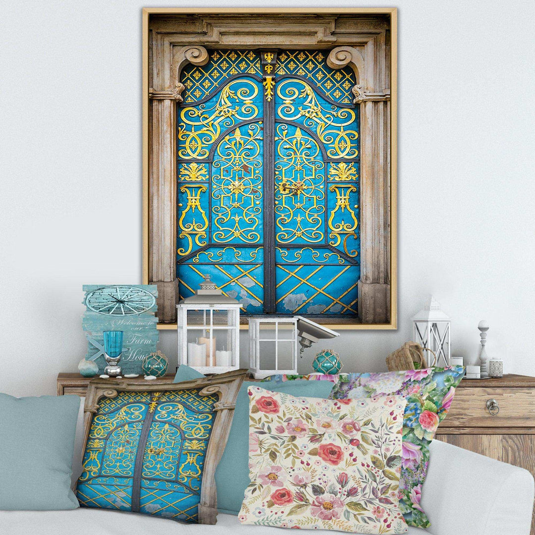 Old-European Door Vintage - Traditional Living Room Wall Decor