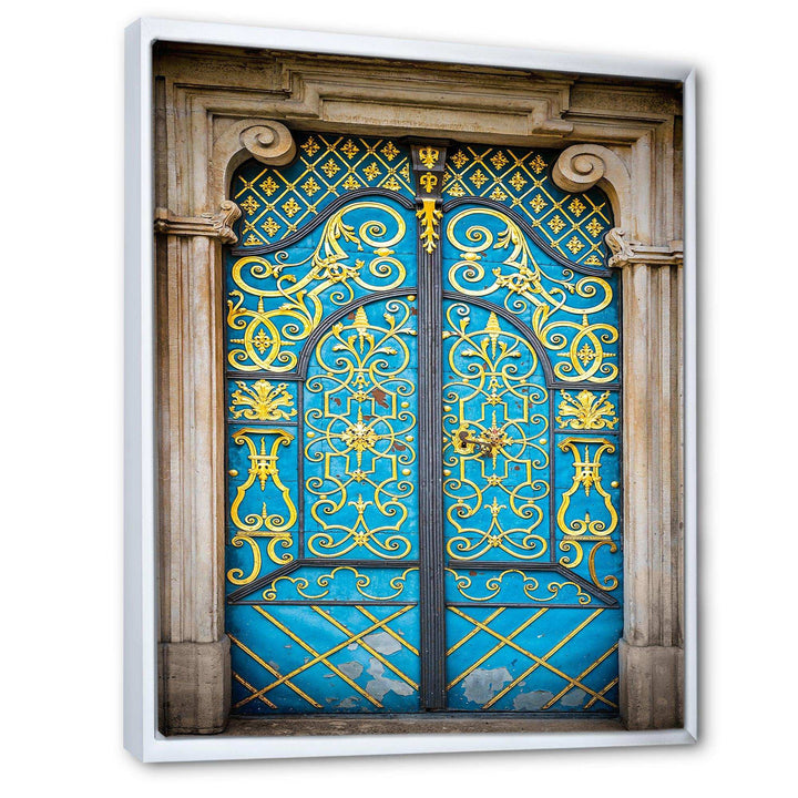 Old-European Door Vintage - Traditional Living Room Wall Decor
