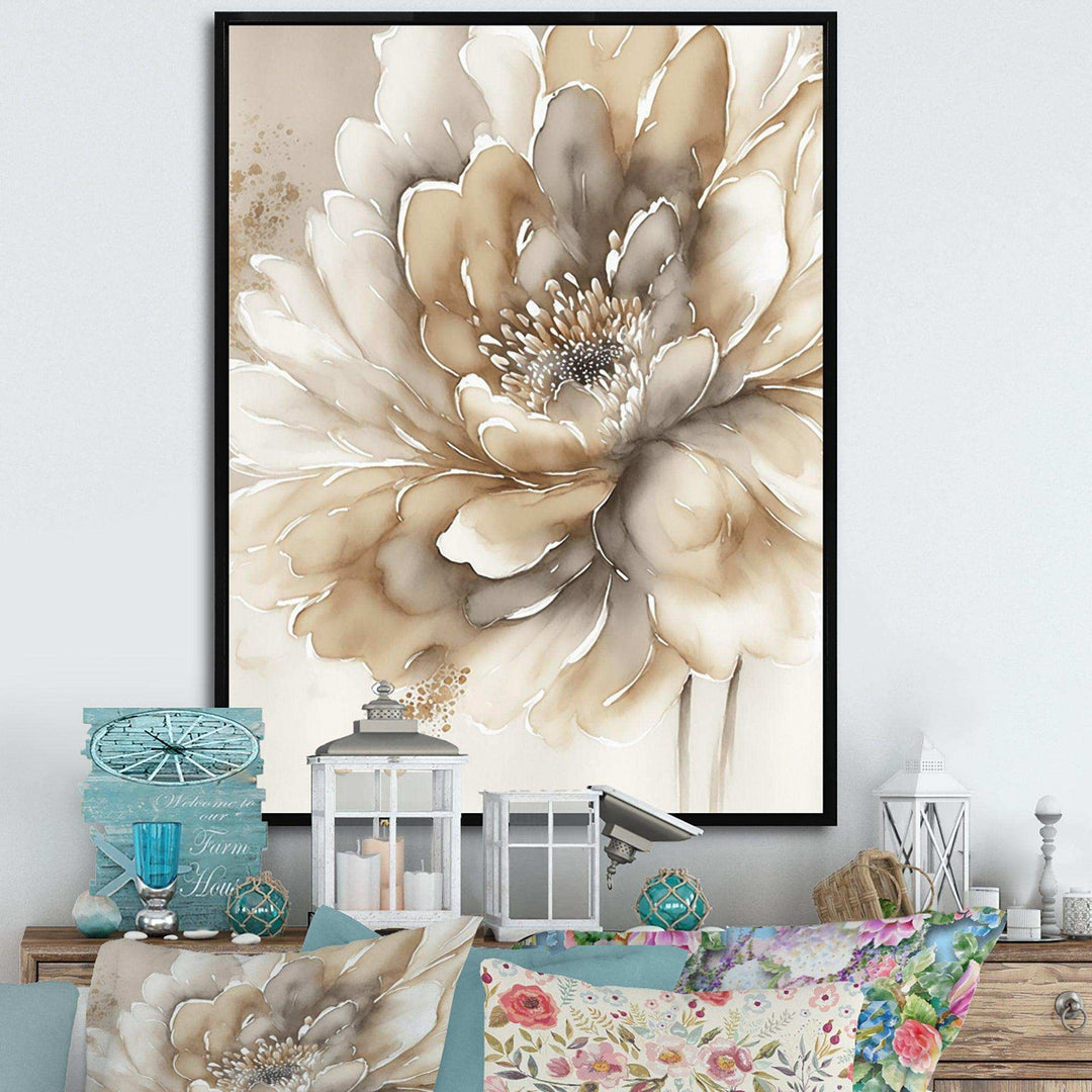 Single Beige Flower IV