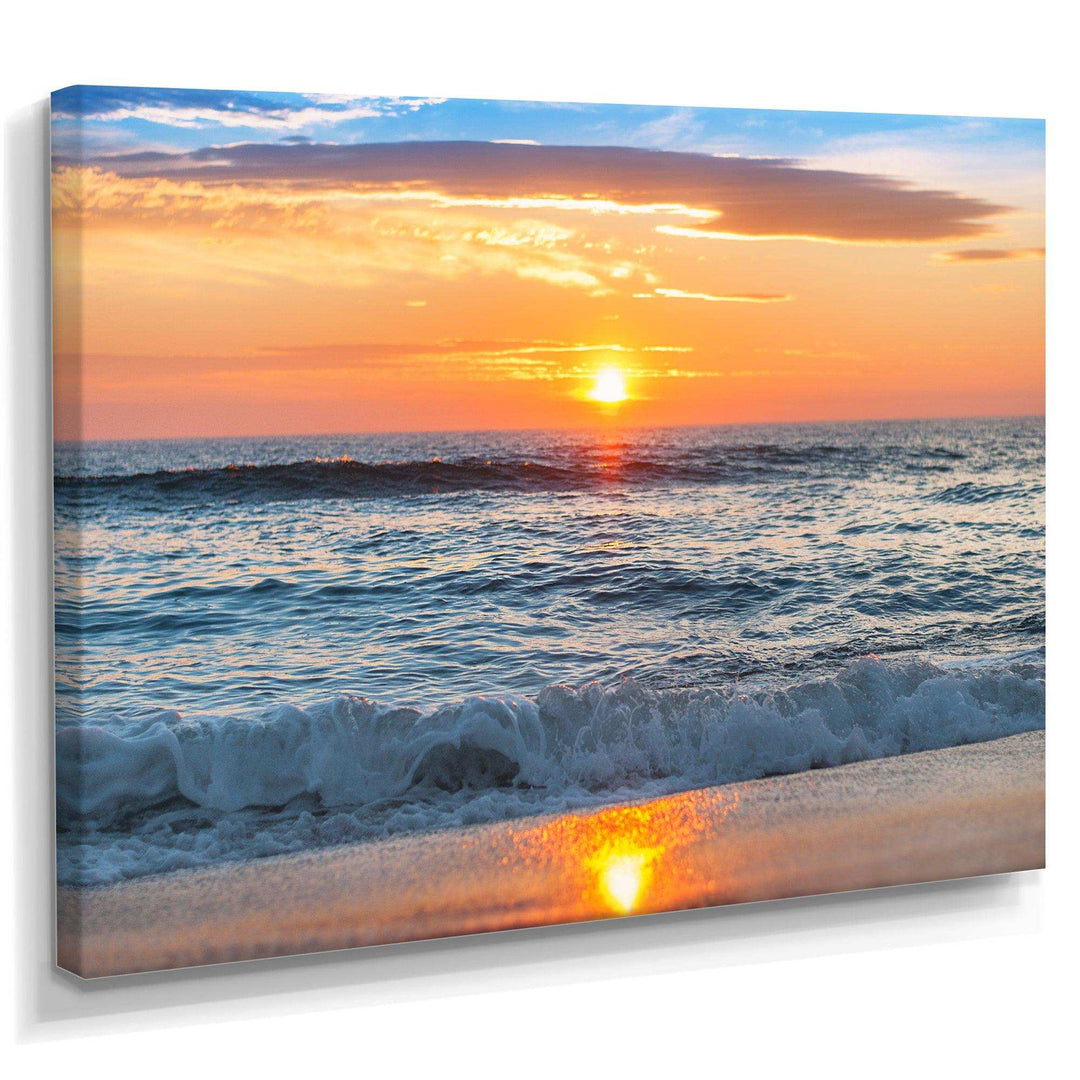 Beautiful Sunrise over the Horizon.