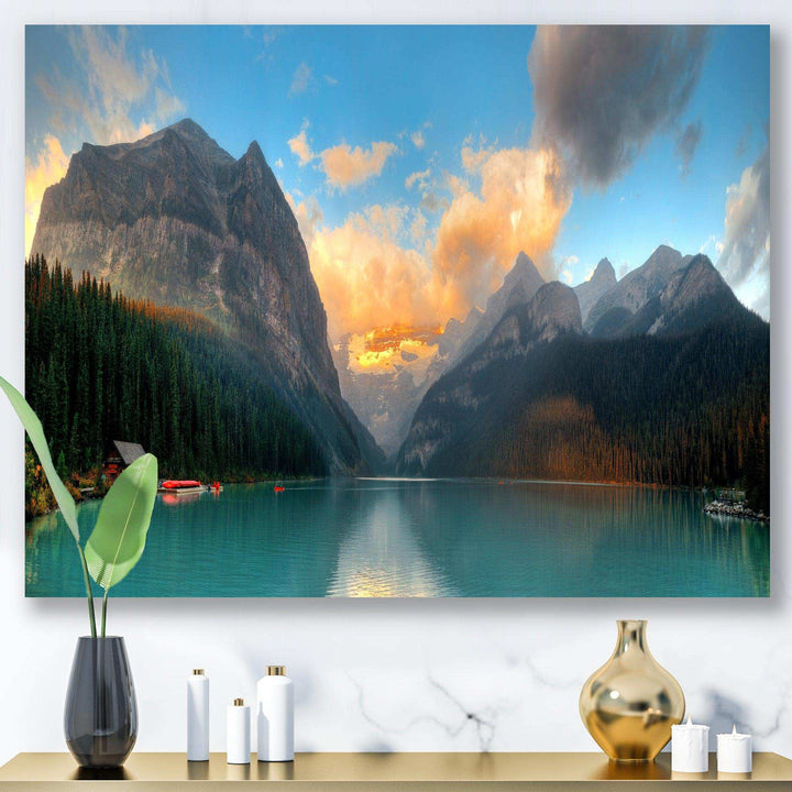 Lake Louise Sunrise Banff Park